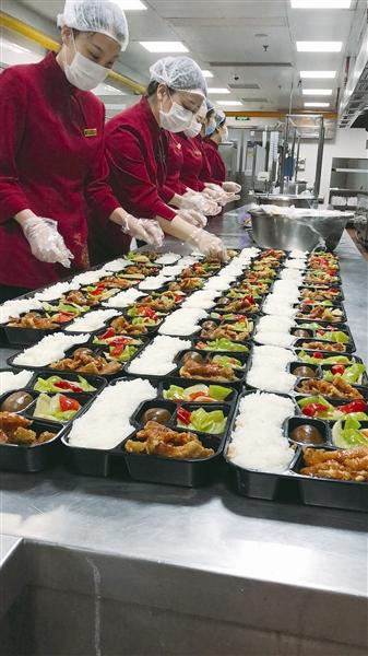 青岛大型商场九成恢复运营，酒店餐饮回暖带动日用百货销售